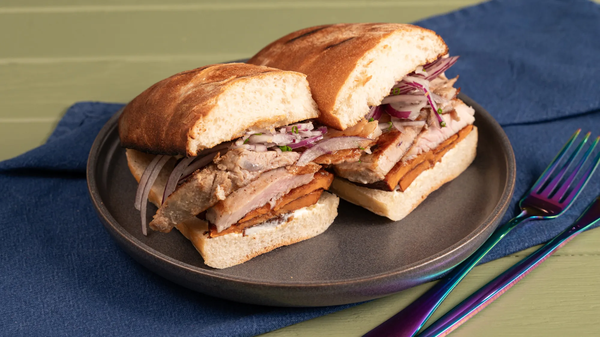 Pan con Chicharron